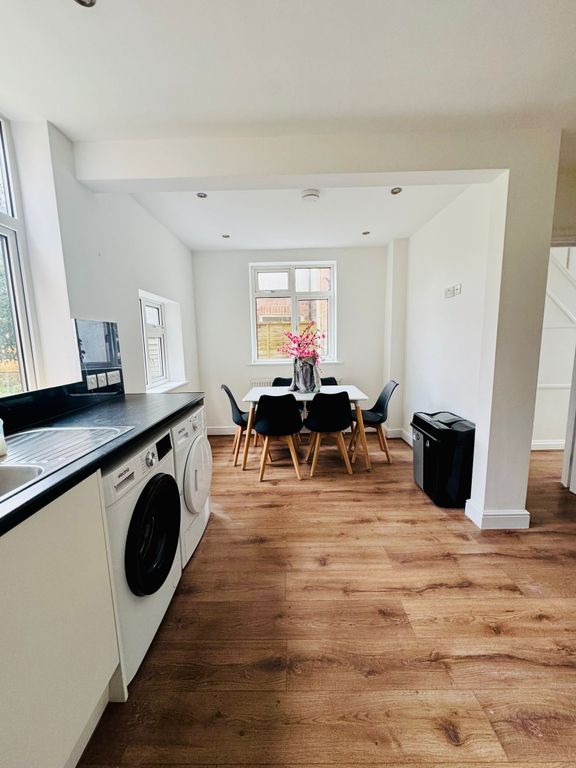 Additional image 3 of 6 bed property to rentMilton Road, Luton LU1