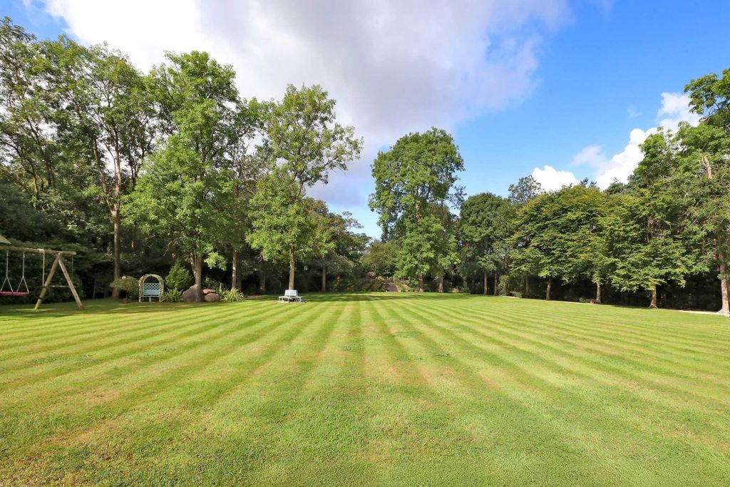 Additional image 5 of 9 bed detached house to rentSlade Oak Lane, Gerrards Cross SL9