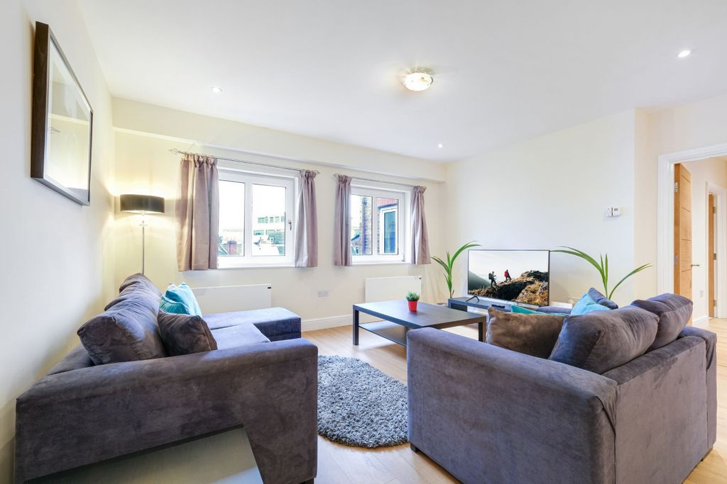 Additional image 21 of 3 bed flat to rentQueen Street, Maidenhead SL6