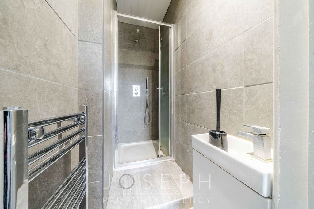 Additional image 6 of 6 bed property to rentFoxhall Road, Ipswich IP3