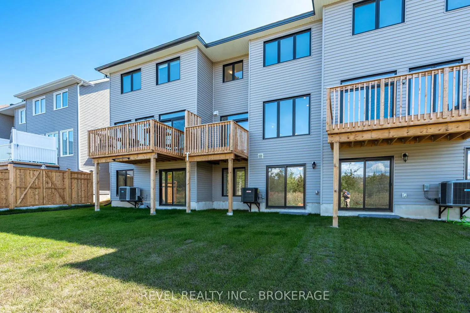 Additional image 17 of 456 Buckthorn Drive