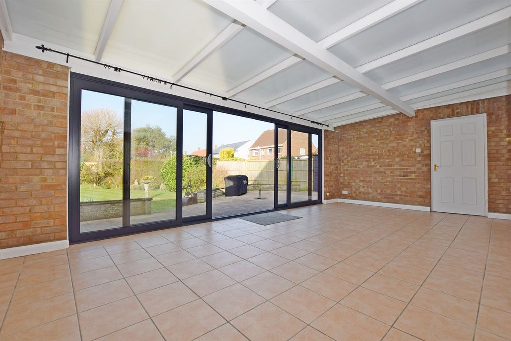Additional image 11 of 5 bed detached house to rentLimmard Way, Bognor Regis, West Sussex PO22