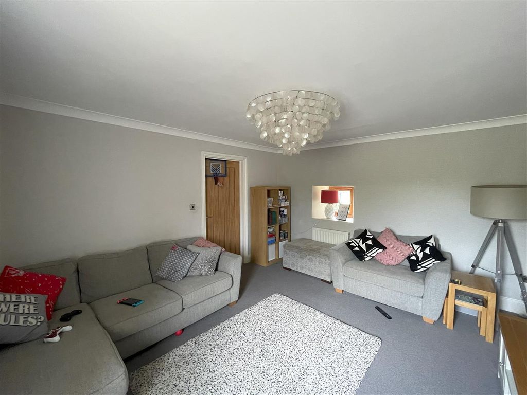 Additional image 8 of 3 bed end terrace house to rentHeol Y Banc, Bancffosfelen, Llanelli SA15