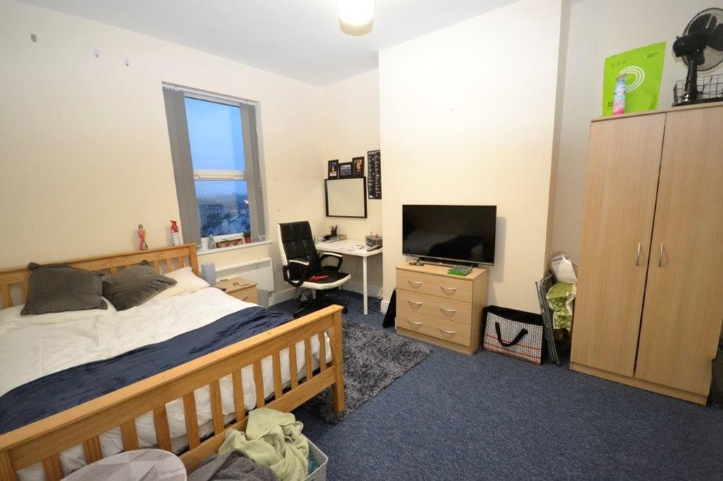 Additional image 12 of 6 bed semi-detached house to rentGloucester Road, Bristol BS7