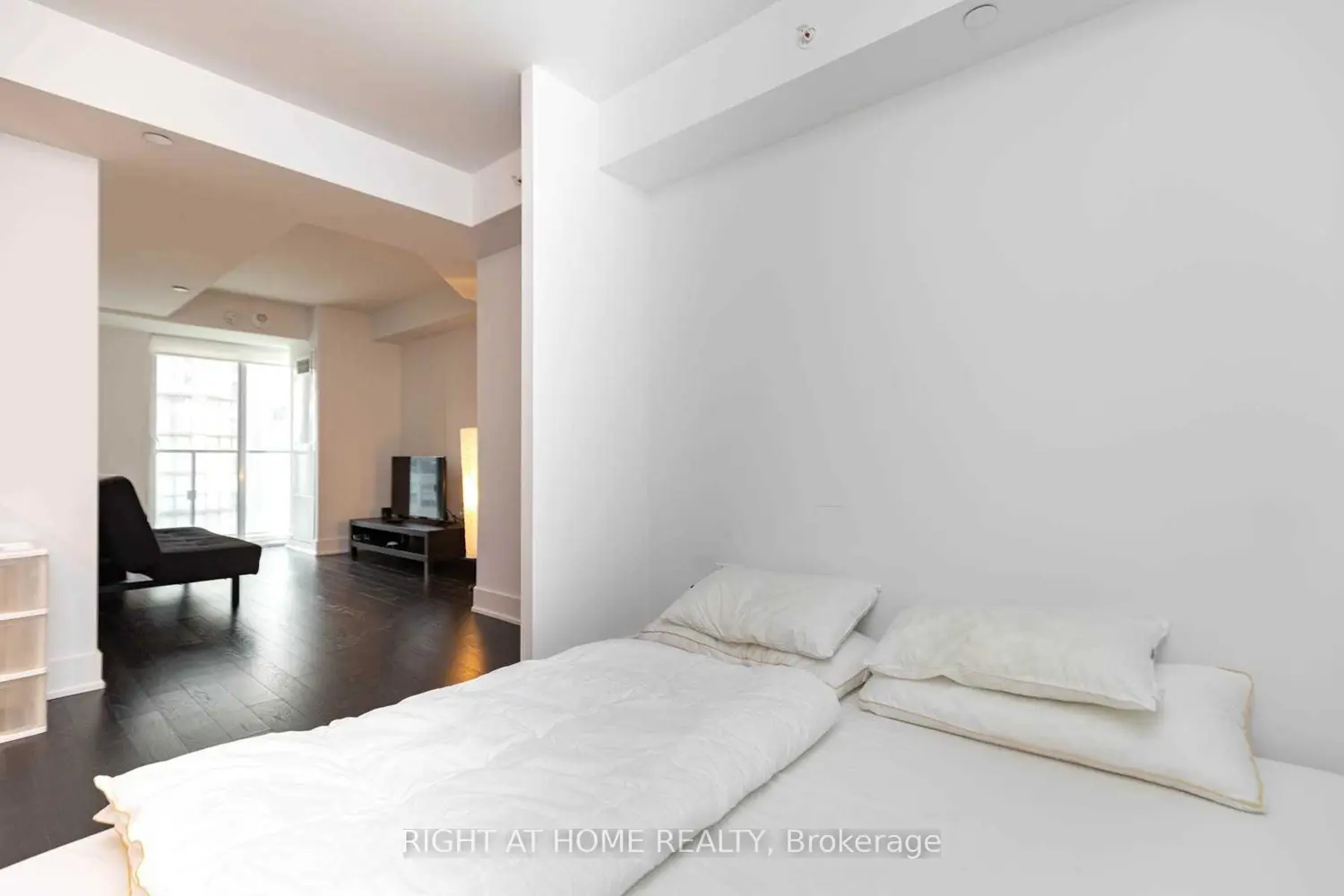 Additional image 10 of 955 Bay Street 1518