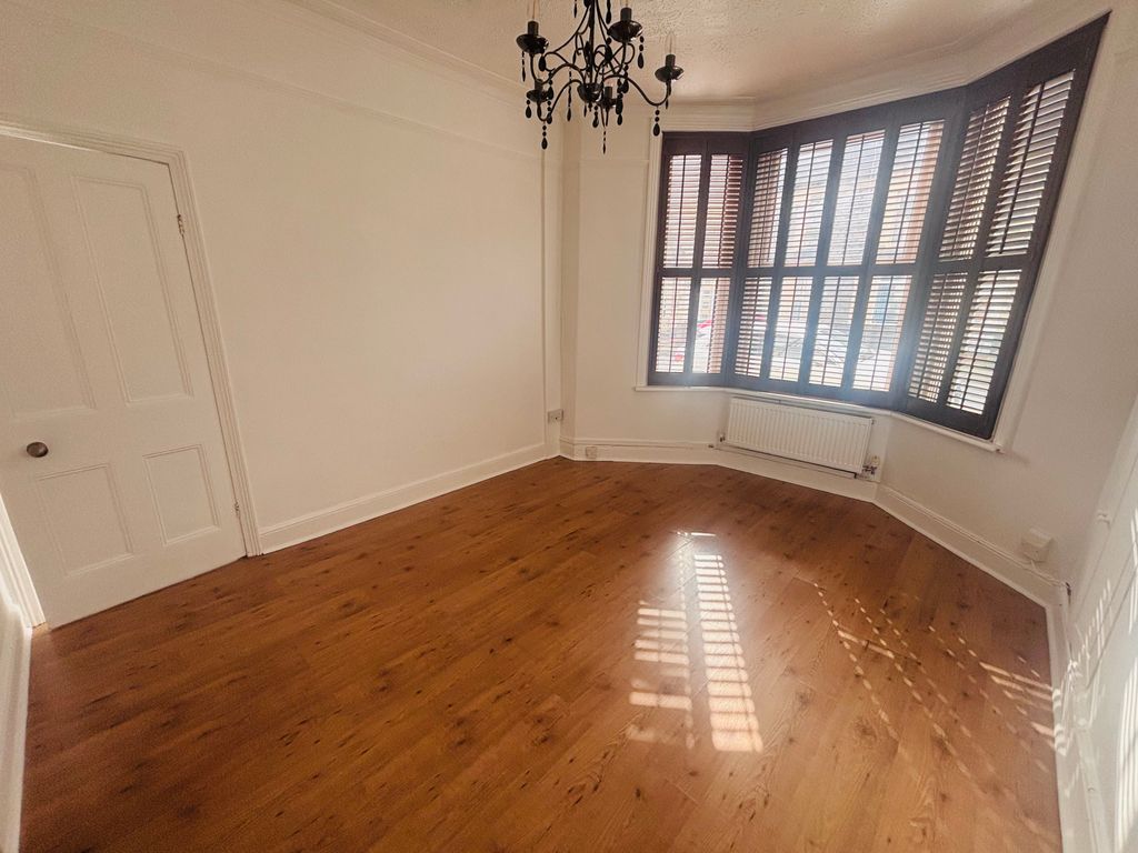 Additional image 2 of 3 bed property to rentCastleland Street, Barry CF63