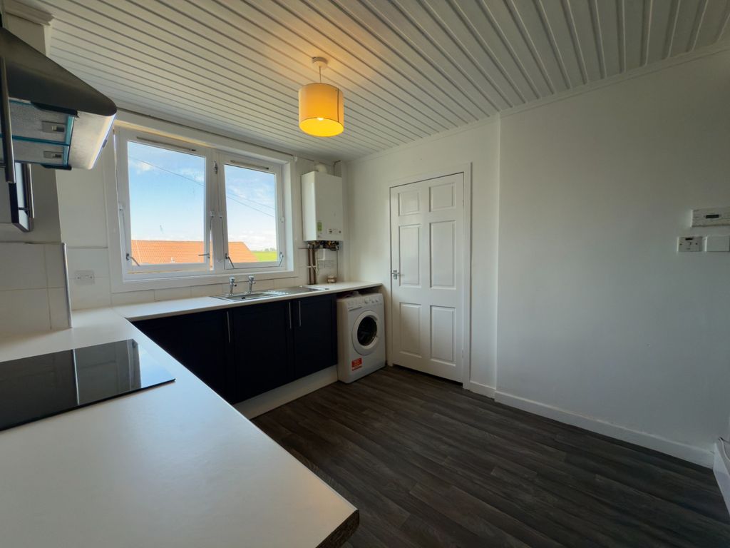3 bed flat to rentNetherthird Road, Cumnock, Ayrshire KA18 photo 3