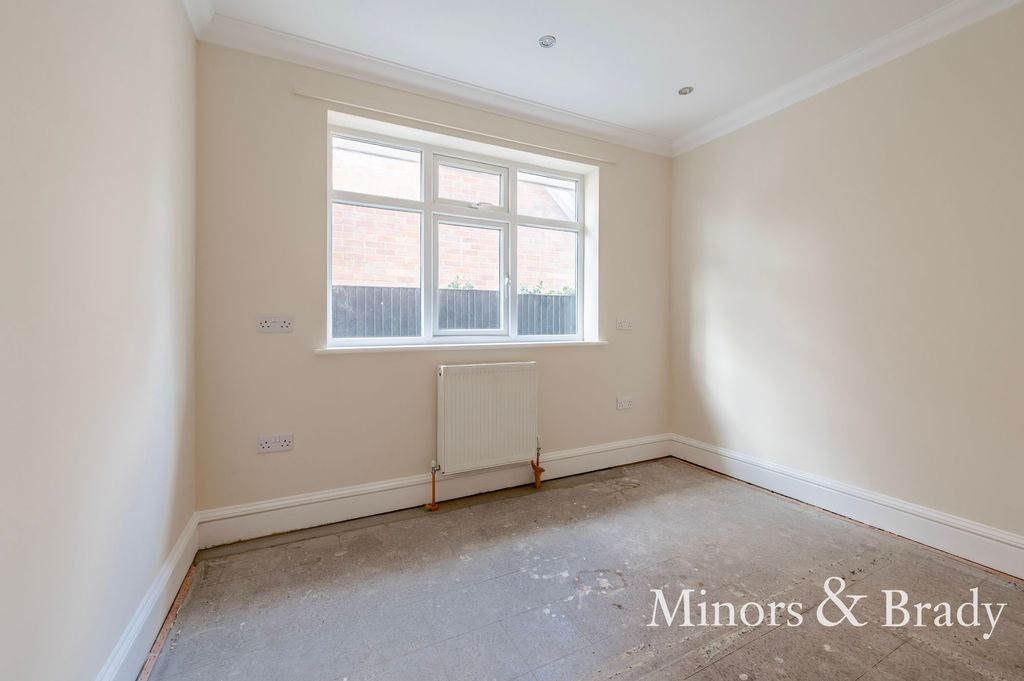 Additional image 12 of 5 bed detached bungalow to rentYarmouth Road, Lowestoft NR32
