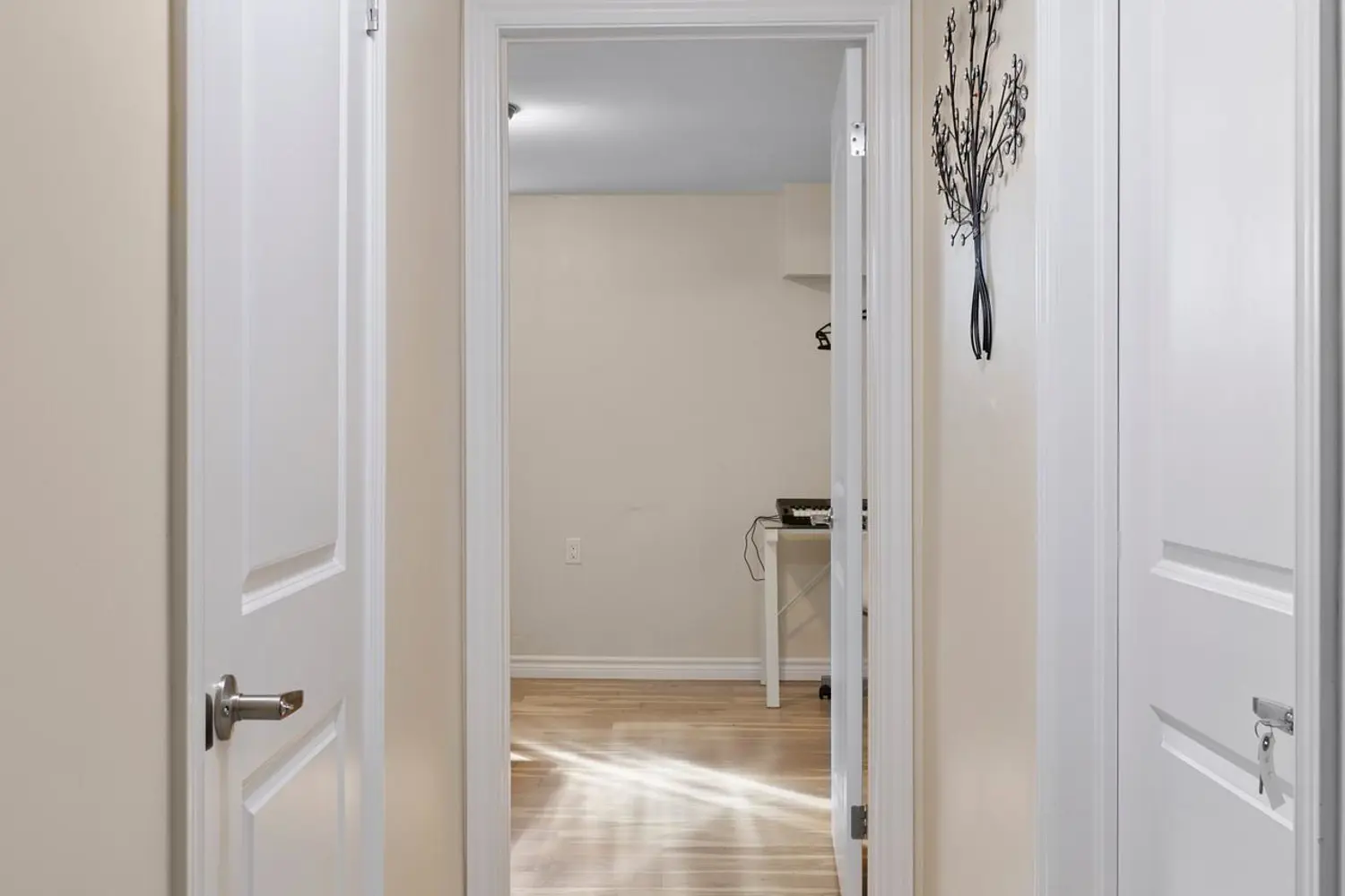 Additional image 15 of 700 Osgoode Drive 16