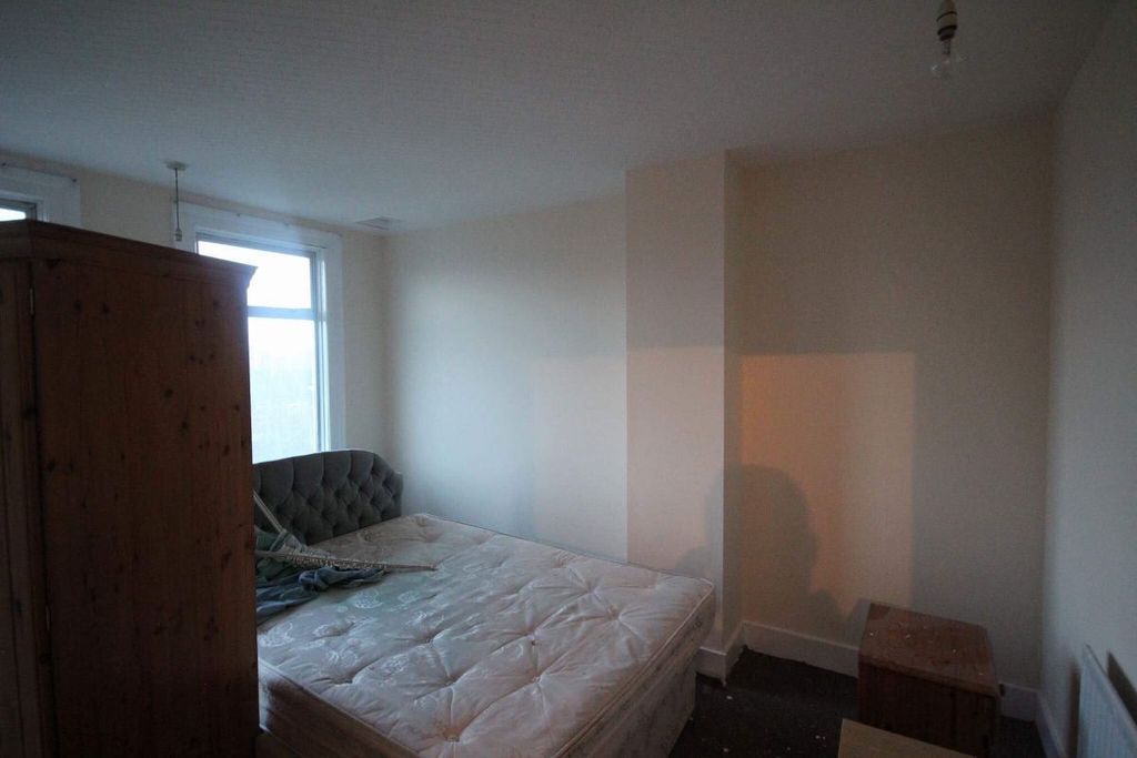 Additional image 6 of 3 bed semi-detached house to rentSherwood Road, Luton LU4