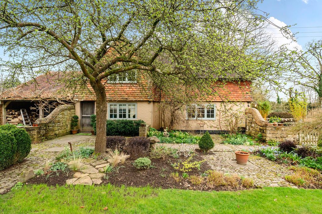 Additional image 17 of 1 bed detached house to rentPickhurst Road, Godalming GU8