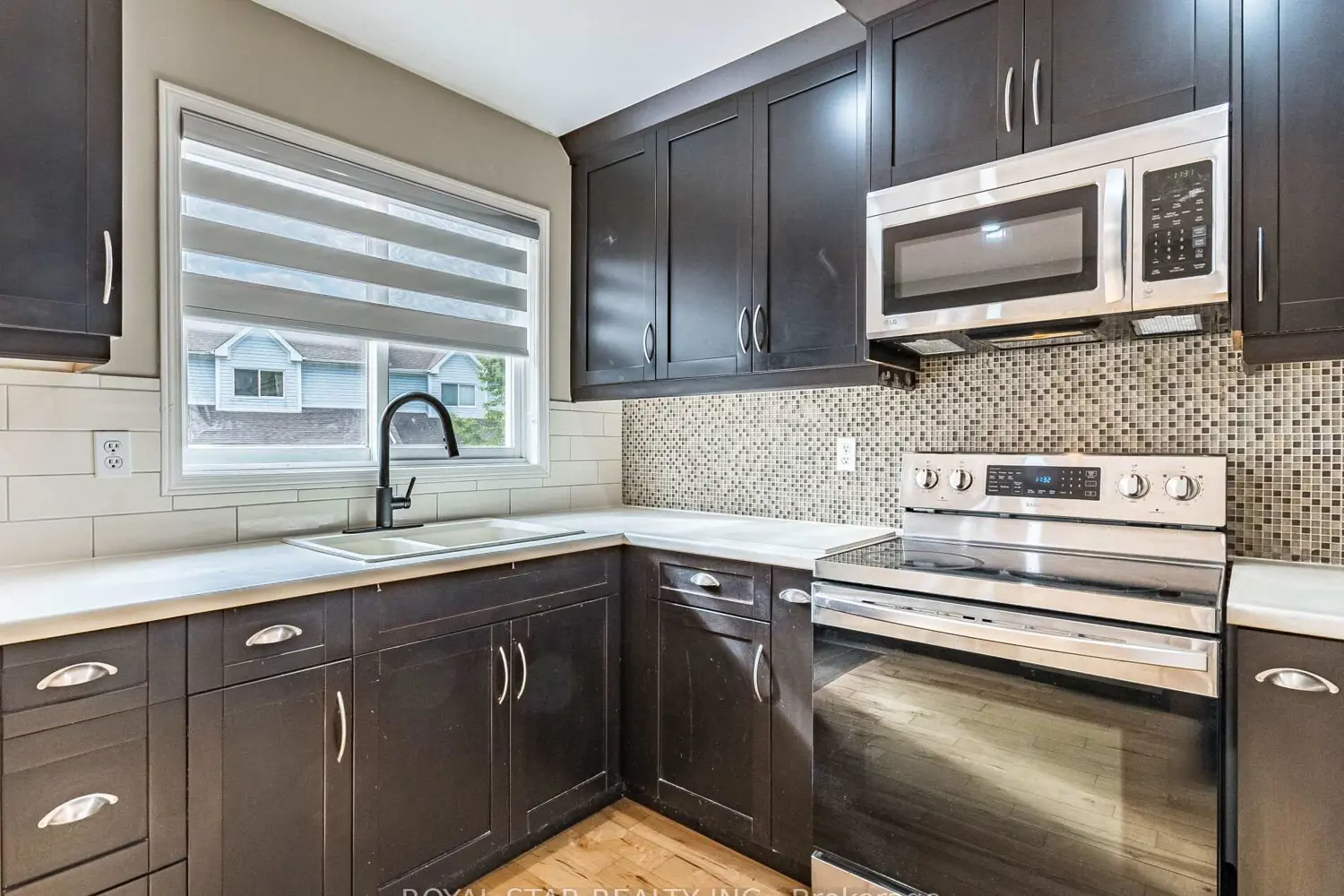 Additional image 8 of 18 Woodside Square