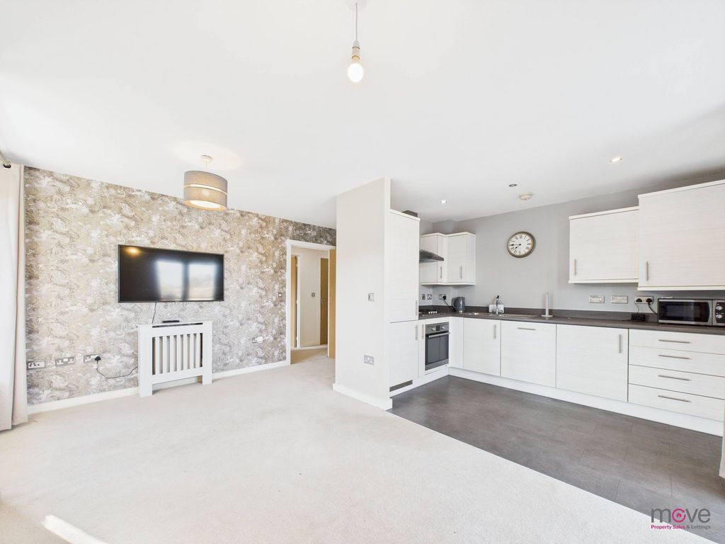 2 bed flat to rentWoodhouse Close, Lockwheel House WR5