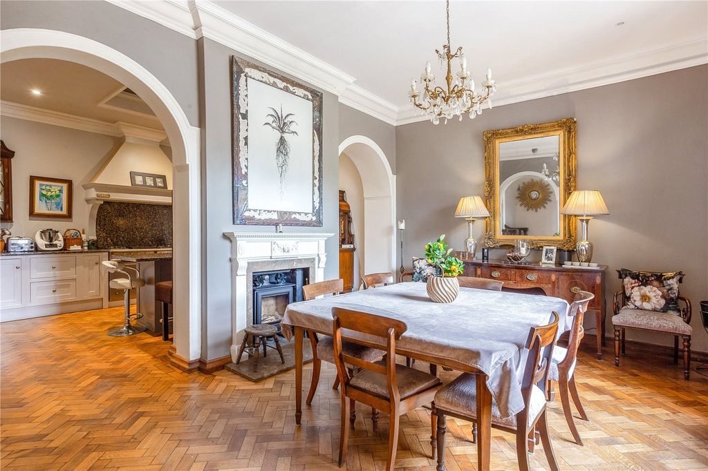Additional image 3 of 4 bed semi-detached house to rentHenley Road, Marlow, Buckinghamshire SL7