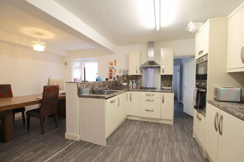 4 bed terraced house to rentIron Street, Cardiff CF24