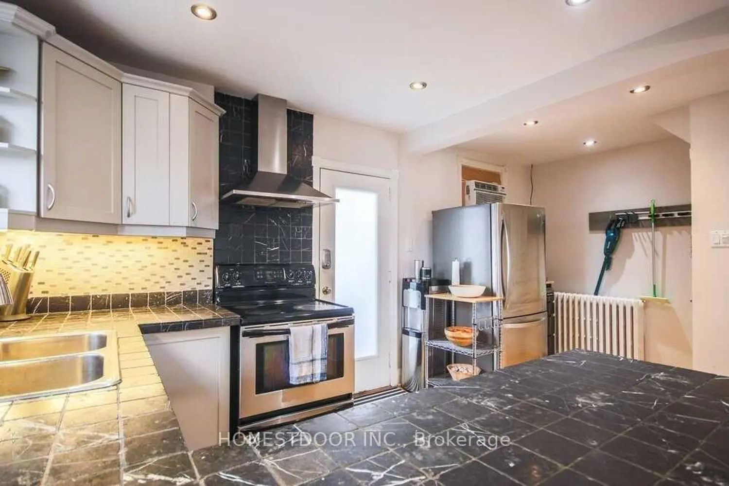 Additional image 14 of 1173 Broadview Avenue