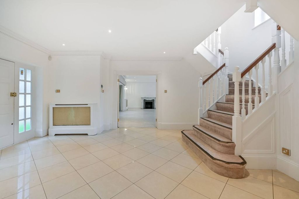 Additional image 6 of 5 bed detached house to rentWentworth Drive, Virginia Water GU25