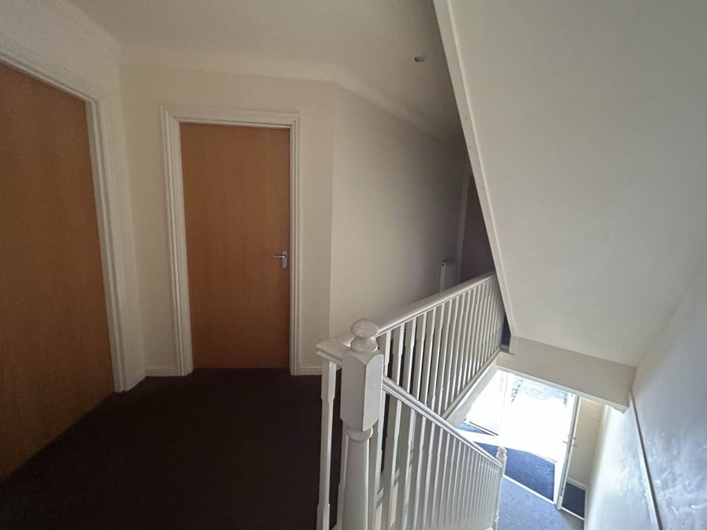 Additional image 10 of 5 bed town house to rentBrook Gardens, Dundee DD1