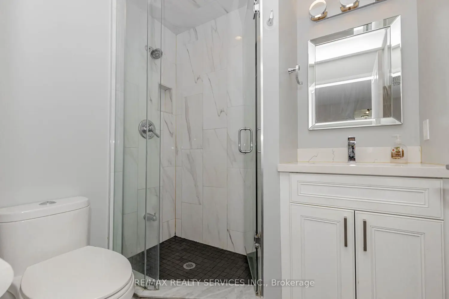 Additional image 15 of 90 Absolute Avenue 1203