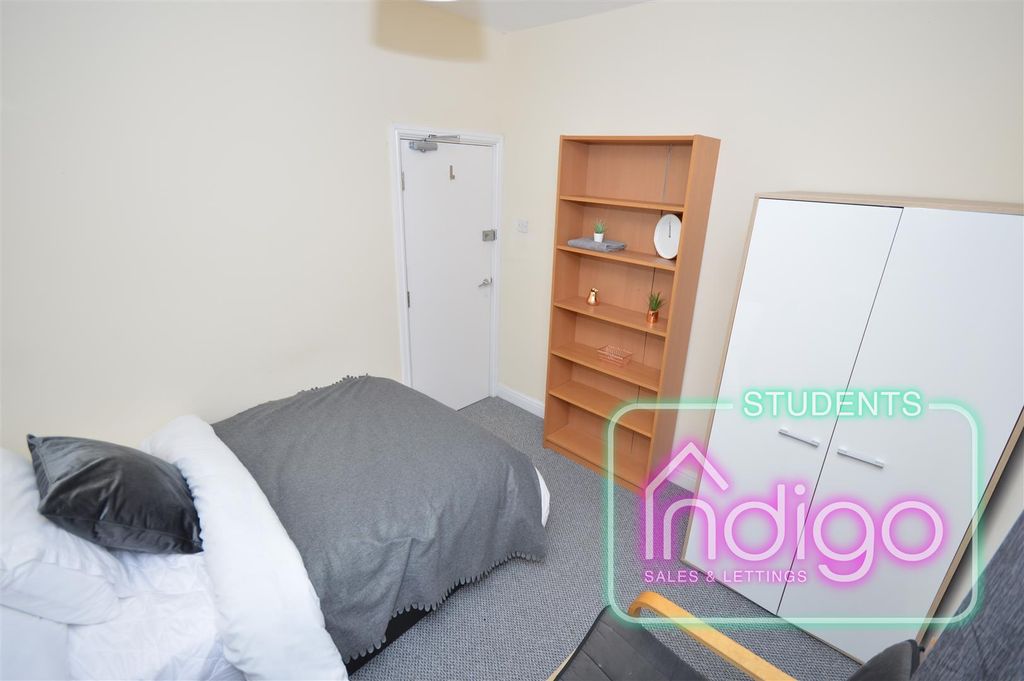 Additional image 7 of 5 bed property to rentAshfields New Road, Newcastle ST5