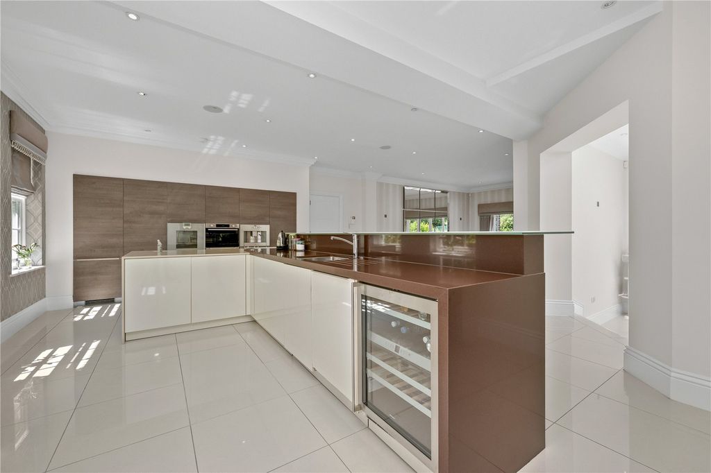 Additional image 5 of 6 bed detached house to rentBrockenhurst Road, Ascot, Berkshire SL5