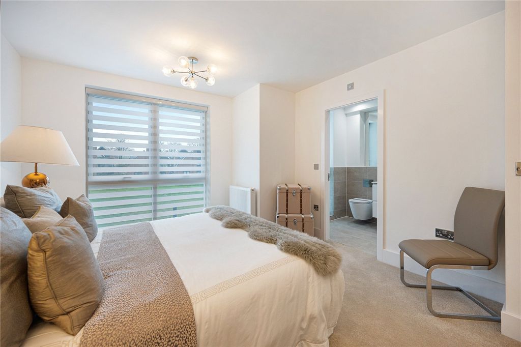 Additional image 12 of 4 bed mews to rentHeadmaster Way, Macclesfield, Cheshire SK10