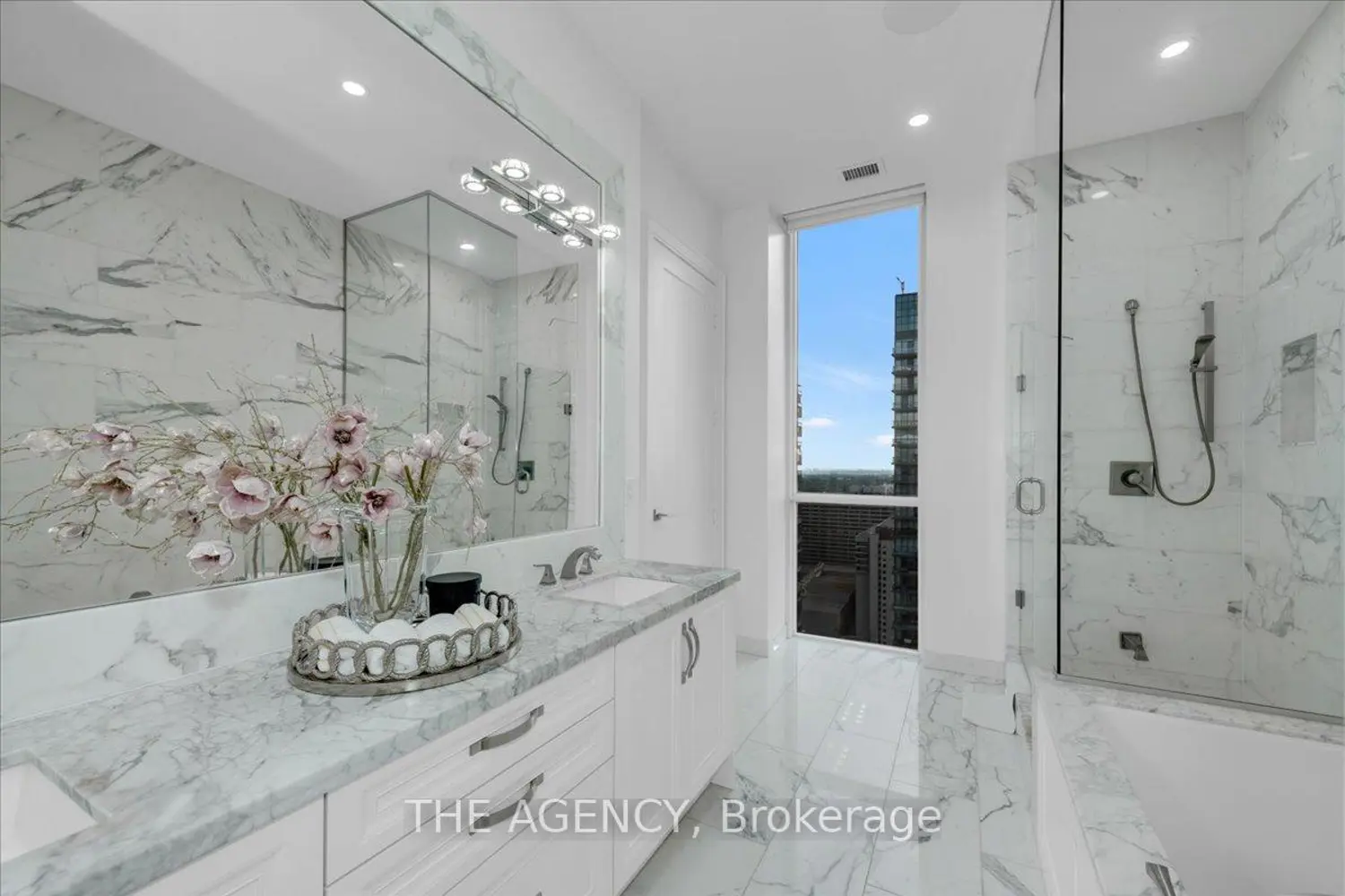 Additional image 3 of 70 Roehampton Avenue Ph15