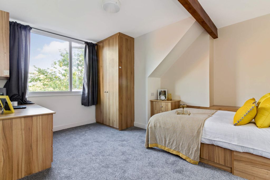 Additional image 4 of 5 bed shared accommodation to rentSt Michaels Lane, Leeds LS6