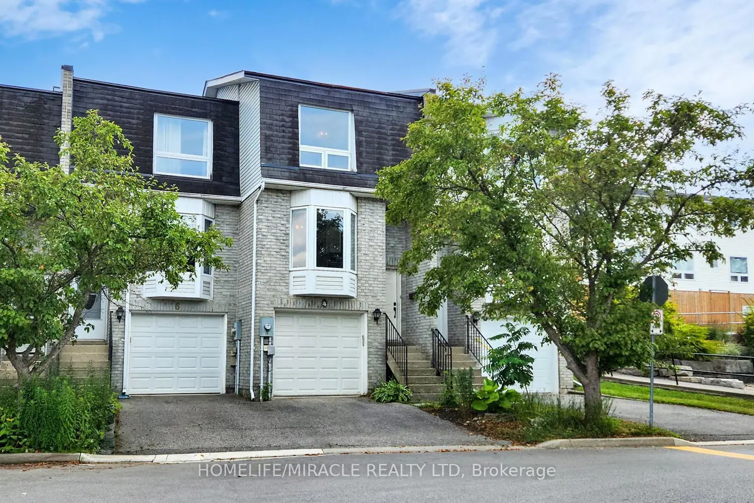 Additional image 2 of 4 William Curtis Circle