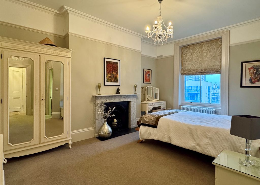 Additional image 5 of 2 bed flat to rentHeene Terrace, Worthing BN11