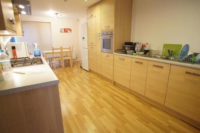 6 bed shared accommodation to rentLong Down Avenue, Bristol, Gloucestershire, 1ft, Gb BS16 photo 3