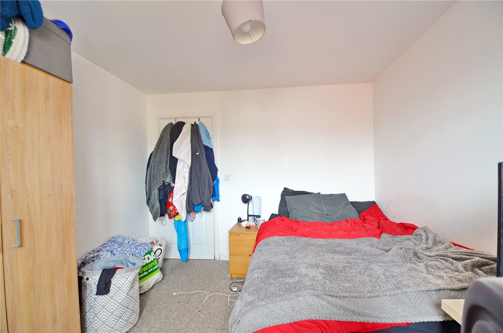 Additional image 11 of 6 bed semi-detached house to rentSlade Baker Way, Bristol, Gloucestershire BS16