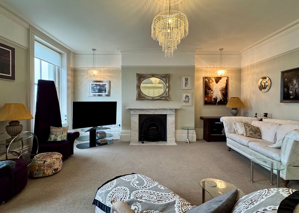 Additional image 2 of 2 bed flat to rentHeene Terrace, Worthing BN11