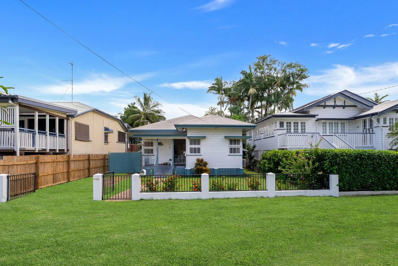 319 McLeod Street, Cairns North QLD 4870