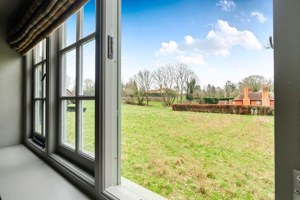 Additional image 15 of 1 bed detached house to rentPickhurst Road, Godalming GU8