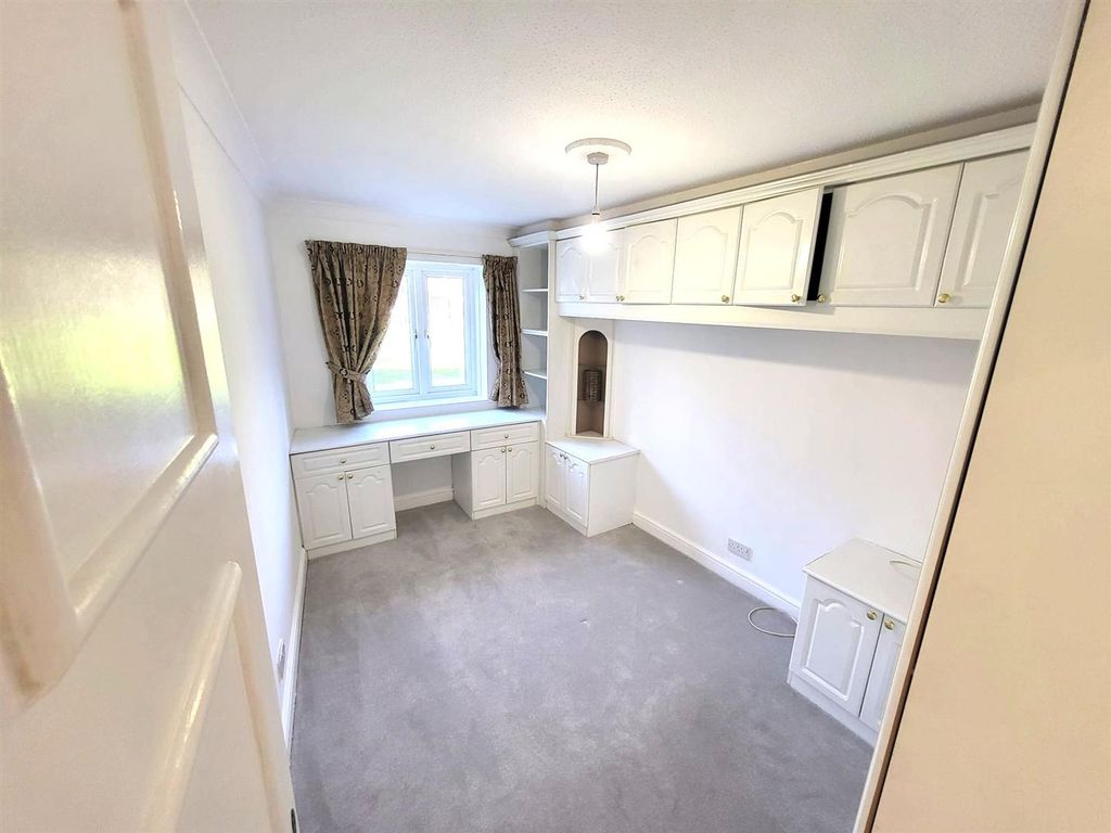 Additional image 9 of 3 bed flat to rentDuckmill Crescent, Bedford MK42