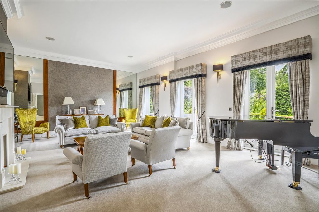 Additional image 2 of 5 bed detached house to rentBrockenhurst Road, Ascot SL5