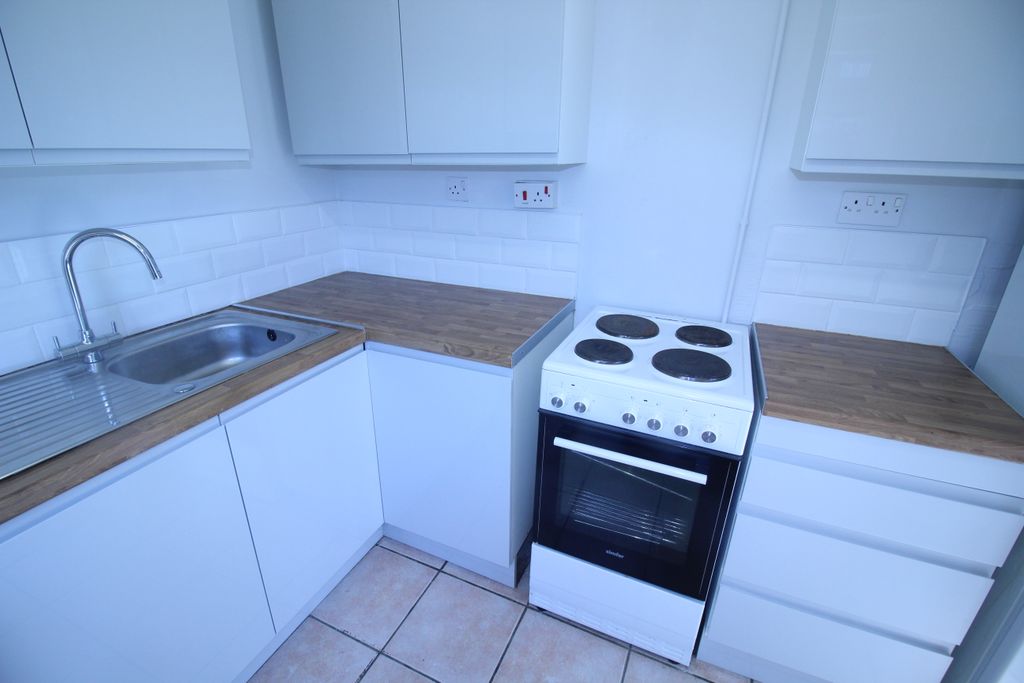 Additional image 3 of 2 bed semi-detached bungalow to rentPentre Close, Cwmbran NP44