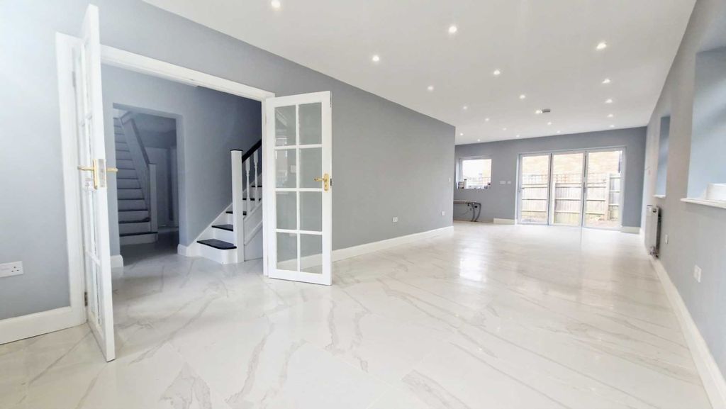 Additional image 16 of 9 bed semi-detached house to rentRockley Road, Luton LU1