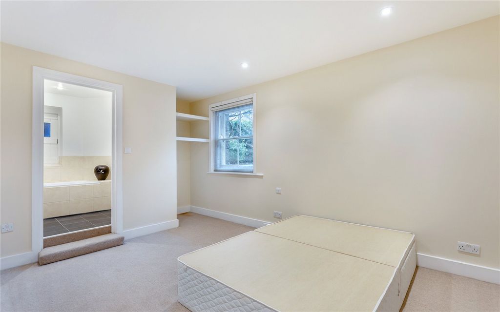Additional image 22 of 8 bed detached house to rentBrooklands Avenue, Cambridge, Cambridgeshire CB2
