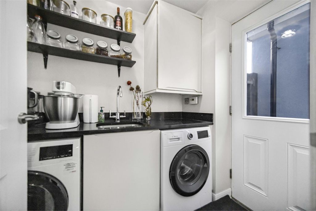Additional image 7 of 5 bed detached house to rentChannel View, Ogmore-By-Sea CF32