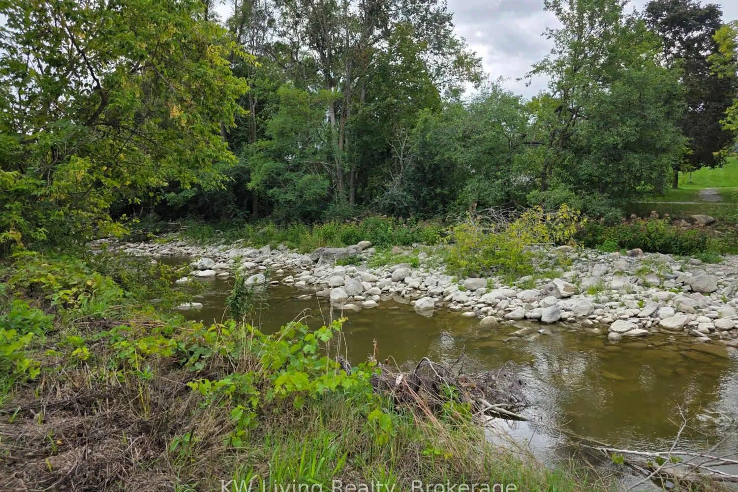 Additional image 3 of 301 Victoria Avenue