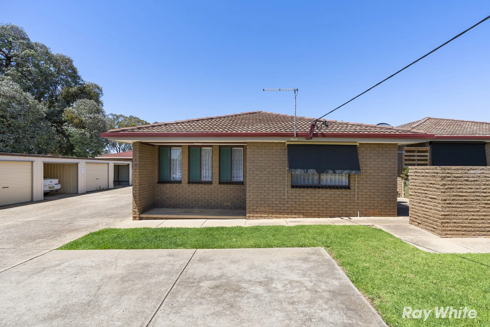 1/6 Wewak Street, Ashmont NSW 2650