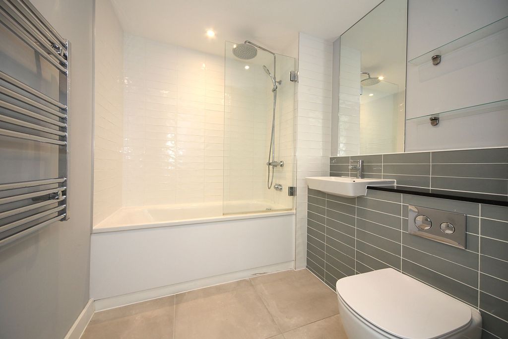Additional image 15 of 2 bed flat to rentViva Court, Kimpton Road, Luton LU2