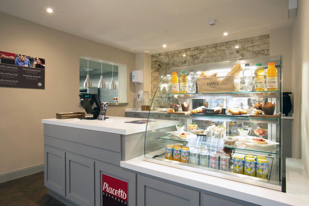 Additional image 7 of 2 bed flat to rentStation Parade, Virginia Water GU25