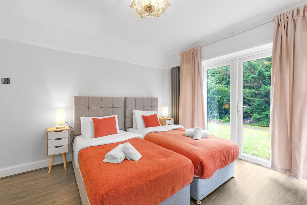 Additional image 21 of 5 bed detached house to rentMarlow Hill, High Wycombe HP11