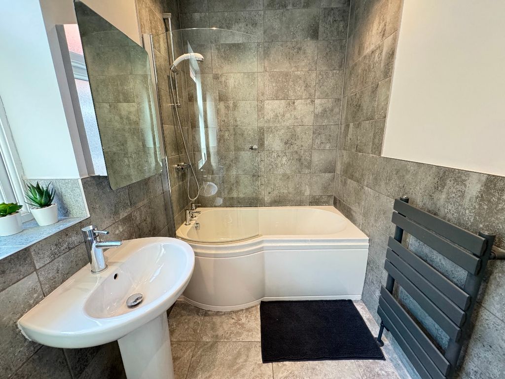 Additional image 16 of 2 bed flat to rentEast Parade, Whitley Bay NE26