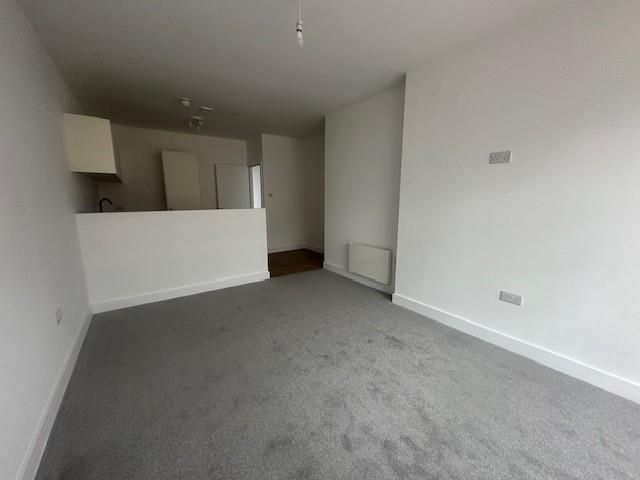 Additional image 5 of 2 bed flat to rentMarket Street, Pontypool NP4