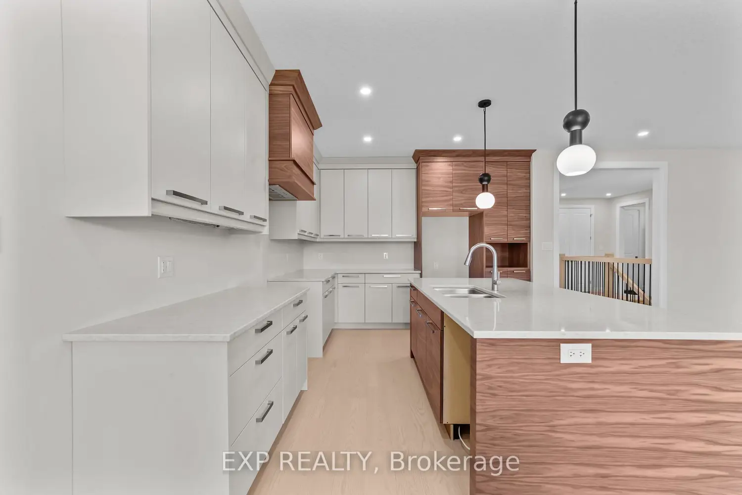 Additional image 9 of 421 Ontario Street