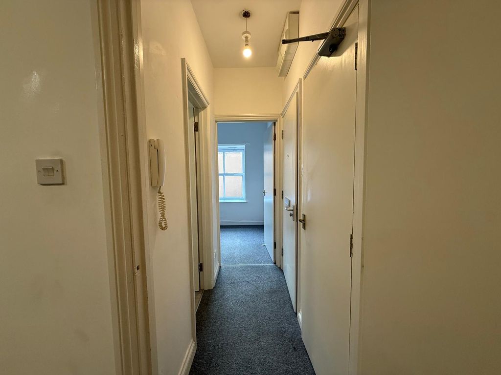 Additional image 6 of 1 bed flat to rentNewton Road, Yeovil BA20